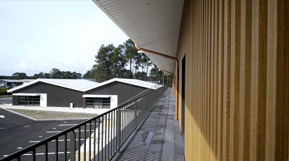 bardage-bois-programme-immobilier-agc bardage en bois sur un pôle de service à audenge